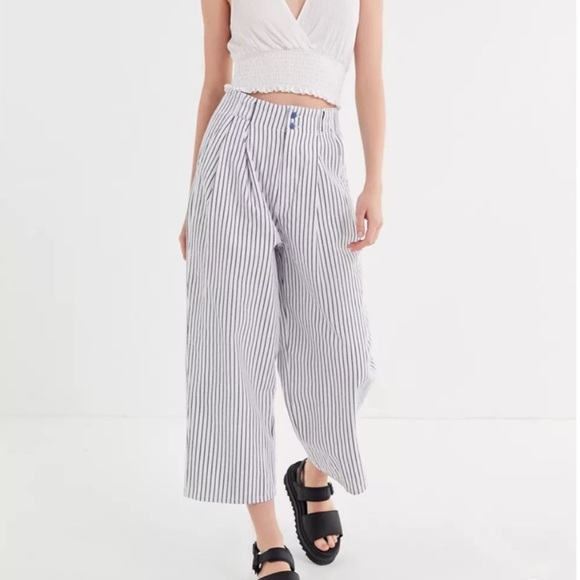 Urban Outfitters Mack Pleated High-Waisted Trouser Pants - Picture 1 of 9